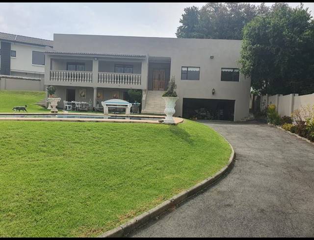 6 BEDROOM HOUSE FOR SALE IN VICTORY PARK